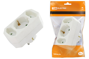 SQ1806-0201 Блок на 3 гнезда: 1x2П+3 16 А + 2х2П 2,5 А под плоскую вилку 250 B белый TDM