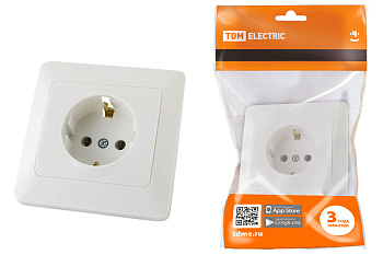 SQ1823-0010 Розетка 2П+З 16А 250В белая "Ильмень" TDM
